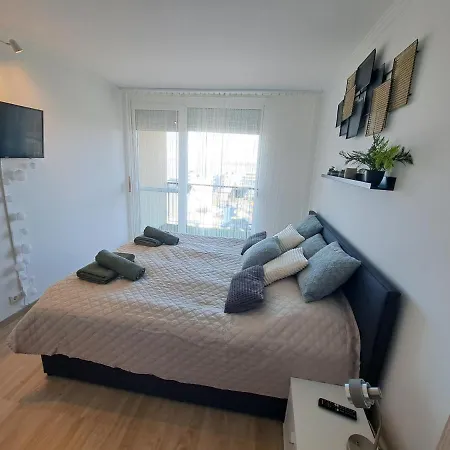 Cadetlux Apartman *